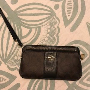 Coach - wristlet